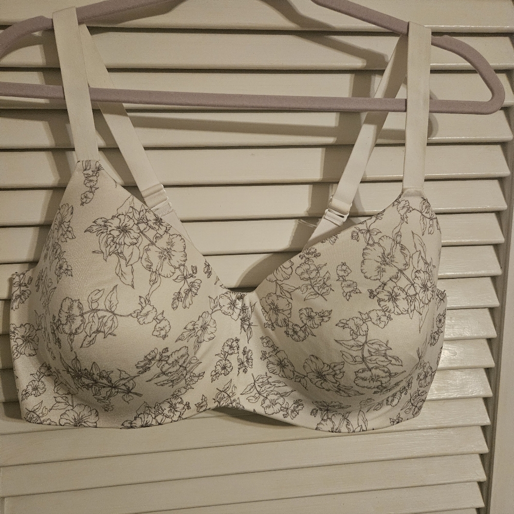 Bali Floral White Bra Size 42D